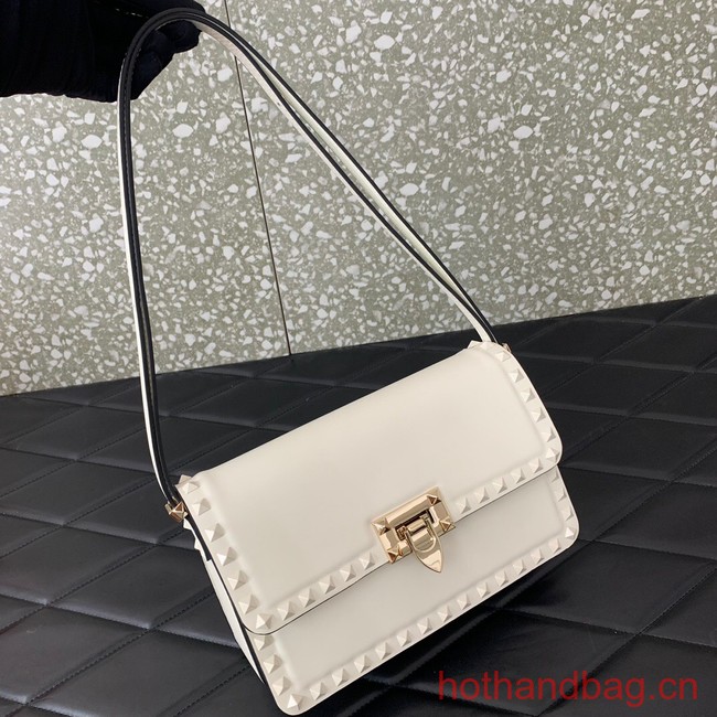 VALENTINO GARAVANI ROCKSTUD23 calfskin bag AZS098 white