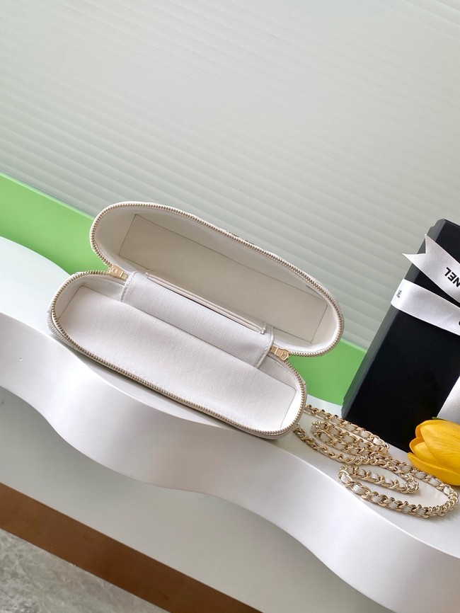 Chanel CLUTCH WITH CHAIN AP4531 white