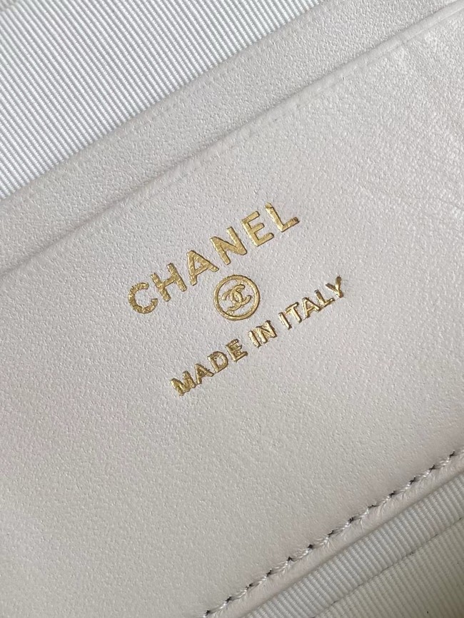 Chanel CLUTCH WITH CHAIN AP4531 white