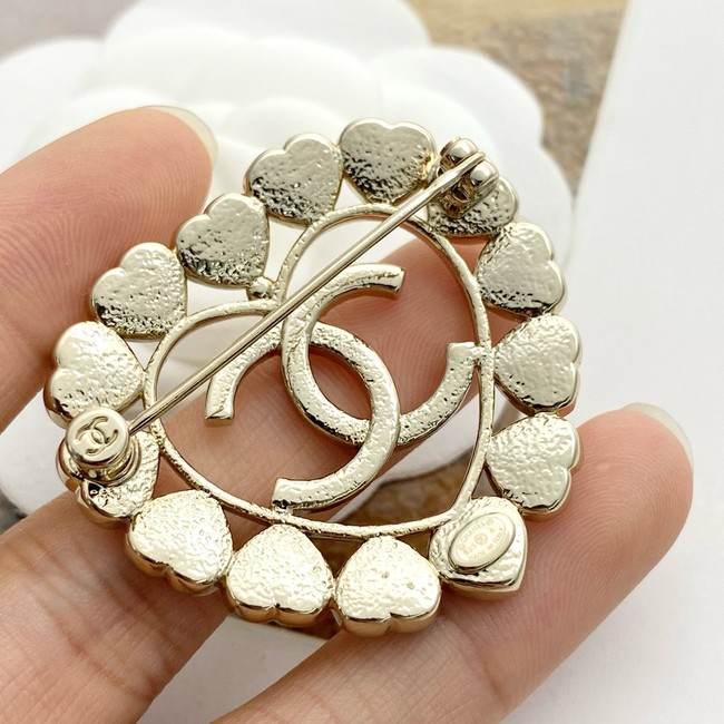 Chanel brooch CE81049