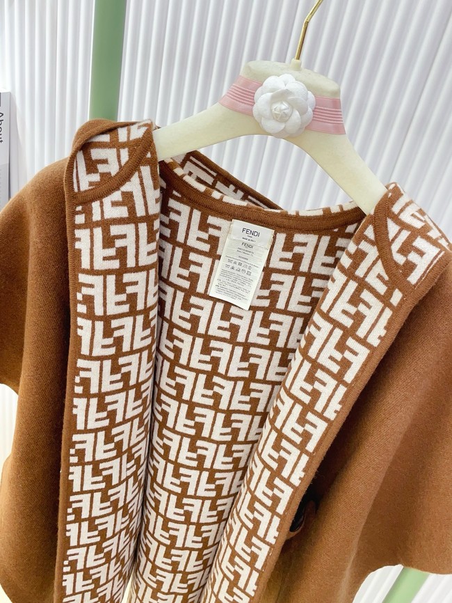 Fendi Cashmere cape FXX724