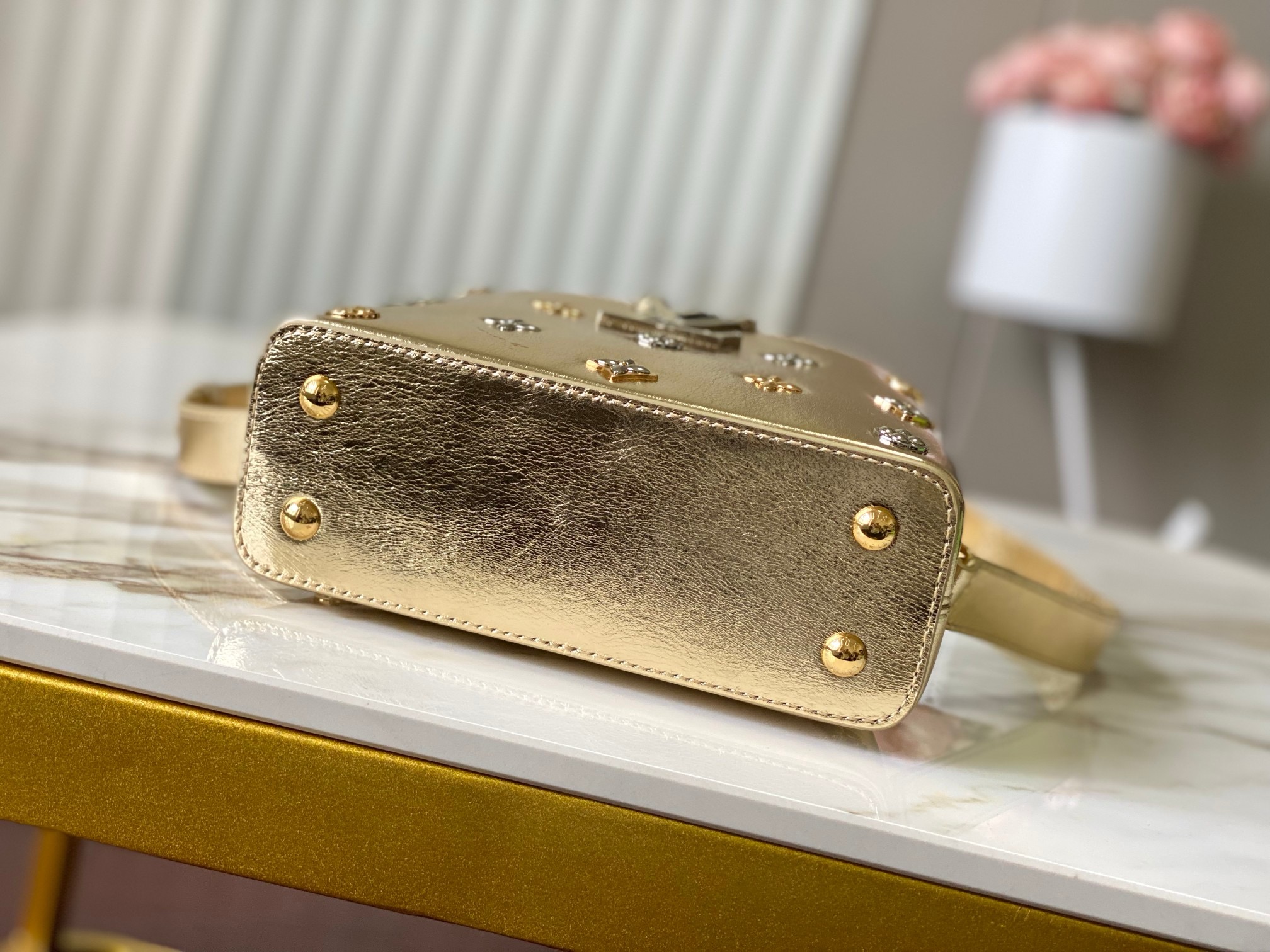 Louis Vuitton Capucines Mini M26258 gold