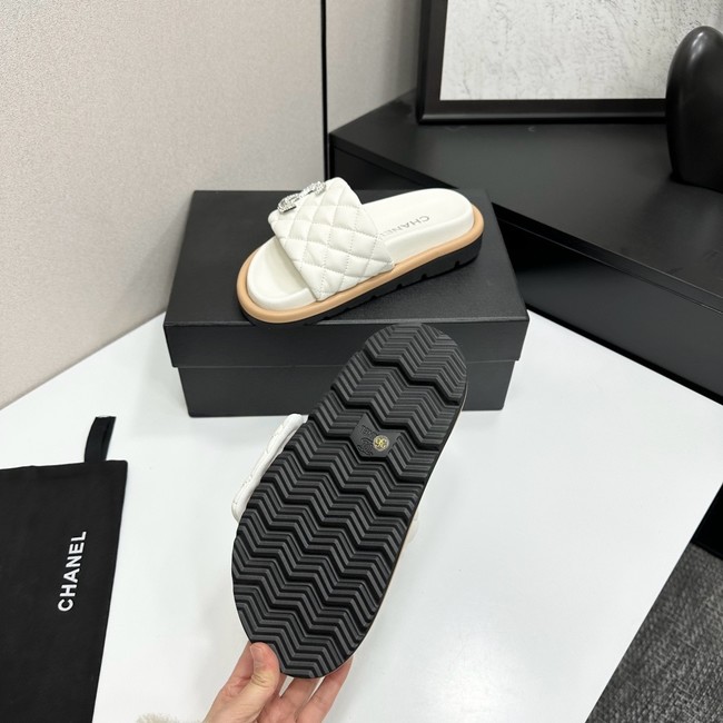 Chanel slipper 21061-8