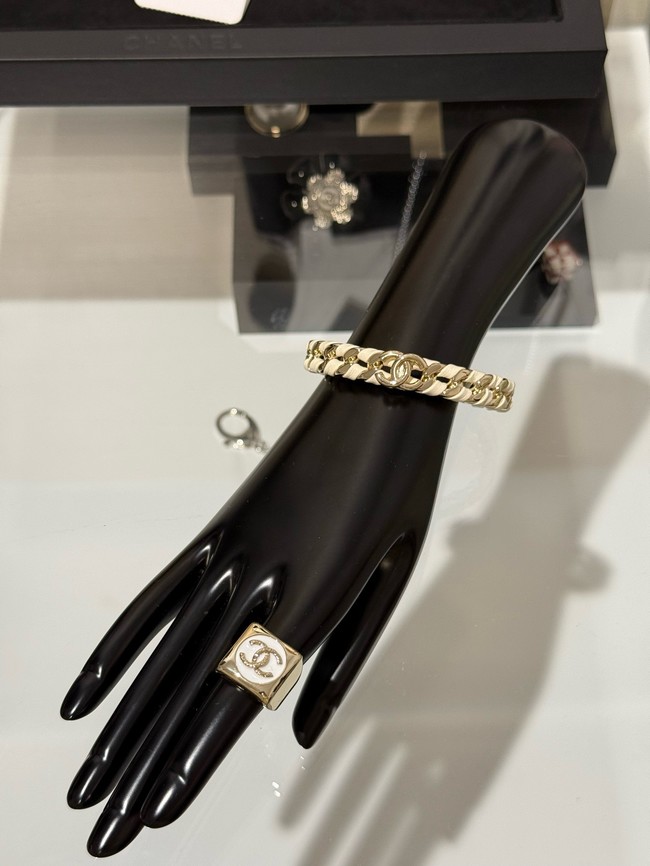 Chanel bracelet CE81953