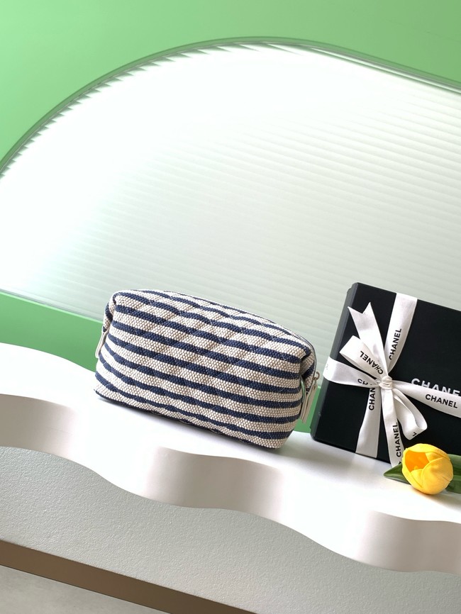 CHANEL Zipped Case AP4990 blue