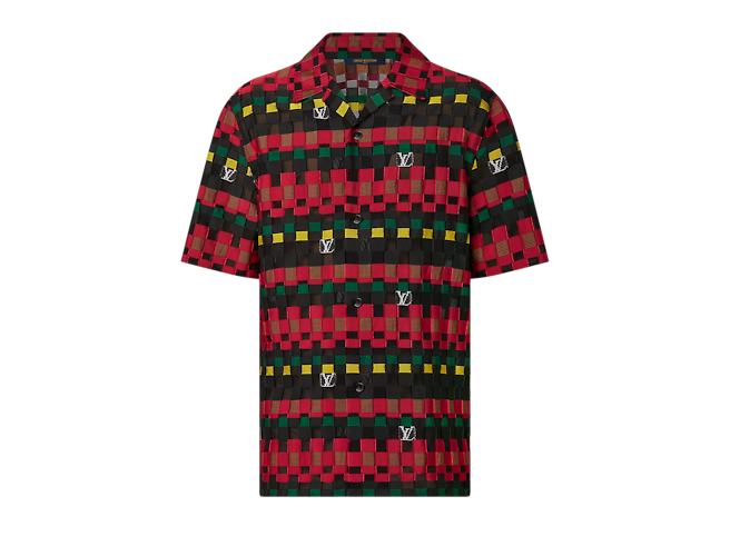 La chemise hawaïenne tendance qui fait sensation cet été